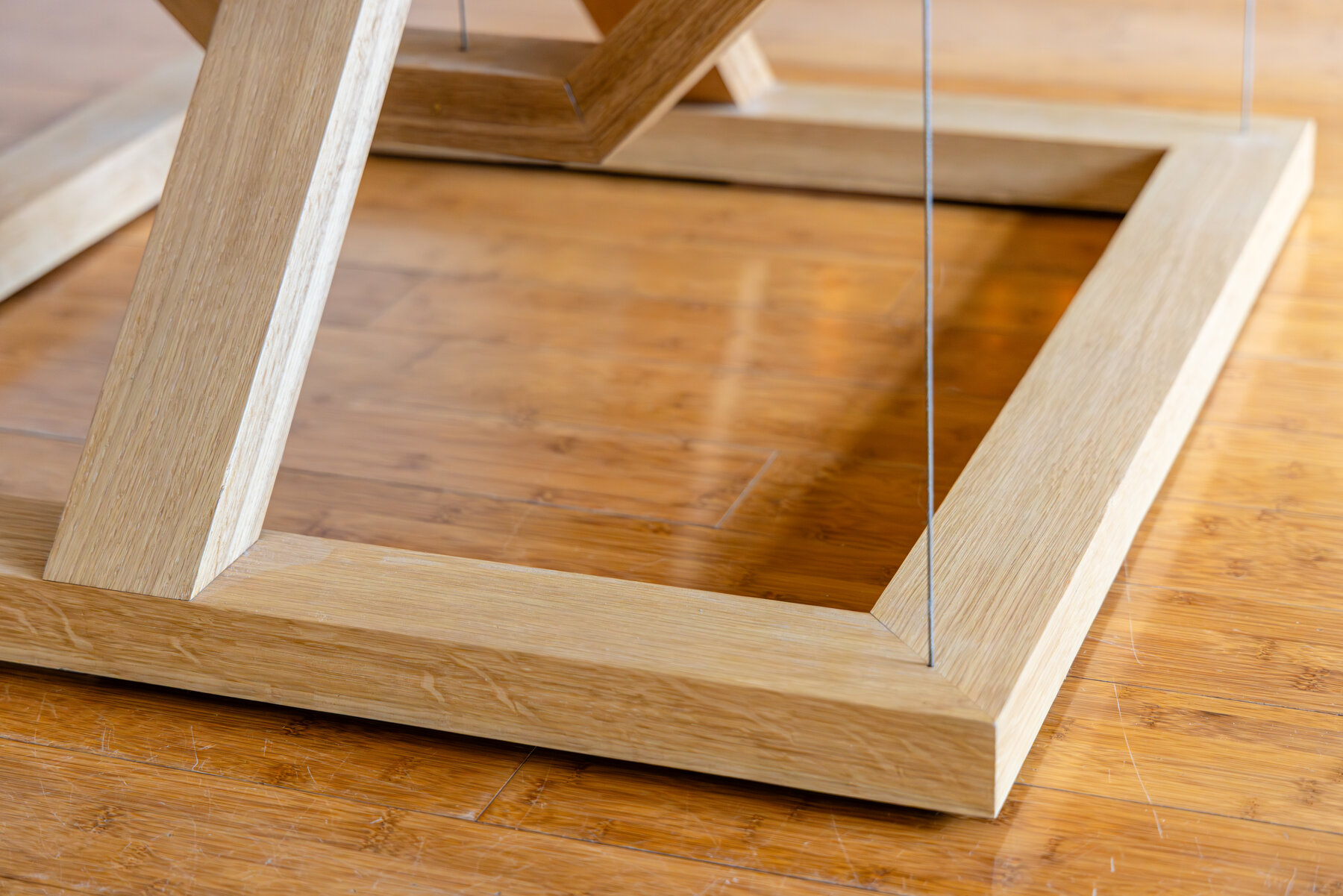 Tensegrity structure seen through the glass top
